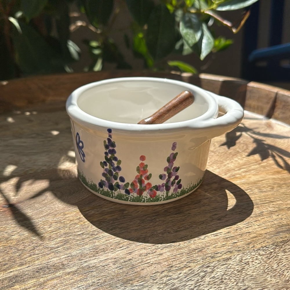 Hand made pottery dip dish with serving spreader